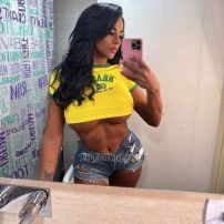 sexboom Madrid Transex Attention : Addictif ! 💋 Je suis la combinaison parfaite : une peau foncée exotique, un cœur latin et un sourire qui vous désarmera. Mes lèvres sont mon arme secrète : pleines de baisers et de promesses. Mes yeux ? Deux bassins bruns profonds où vous aurez envie de vous perdre. J'aime les bonnes conversations, les éclats de rire et, surtout, une alchimie explosive. Si vous êtes un homme sûr de vous qui apprécie la beauté unique et qui est prêt à vivre une aventure avec une fille trans spectaculaire, ne soyez pas timide. Montrez-moi que vous êtes la bonne personne pour cette magnifique brune. BITE DURE ENTIÈREMENT FONCTIONNELLE (Je ne suis pas dans les hormones…) JE SUIS UN BAISEUR DUR EN HAUT et un doux BAS pour ta GROSSE BITE...