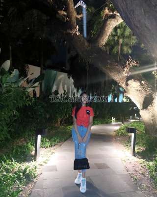 trans girl TSMoana 0220635 trans girl TSMoana 0220635