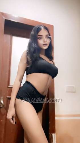 trans girl Tshrieng 1667065