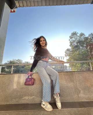 trans girl Tshrieng 7809337