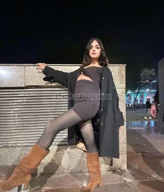 trans girl Tshrieng 7809494