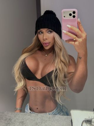 trans girl Tsvaleriahot 8425055