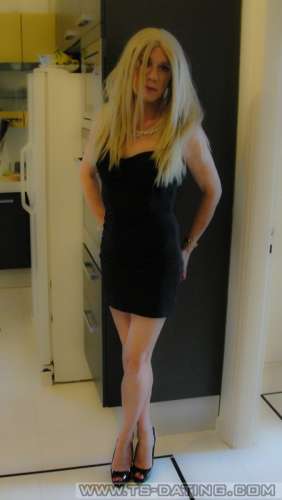 trans girl tzeniTr 1749449