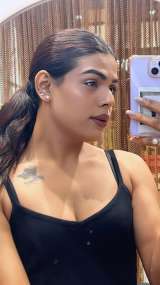 Vaani1998 Pune Transex Hey handsome 😘 I’m Vaani, 25, based in Mumbai but my
passport’s always ready for the right man 😏 I’m a
trans babe (not operated yet) with a wild heart and a taste
for luxury. Looking for a classy, chivalrous sugar daddy who
knows how to treat a woman like me right. If you’ve got
charm, confidence, and a thing for good conversations that
might just lead to something more… slide in and say hi
💋🥰