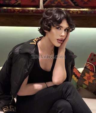 trans girl Valentinis 8300016