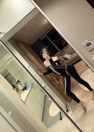 trans girl Valentinis 8300034