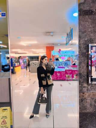 trans girl Vivi1708 1184229 trans girl Vivi1708 1184229