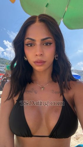 trans girl Winnieharlow 2764924