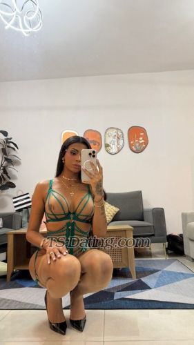 trans girl Winnieharlow 3345847