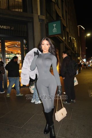 trans girl Yarasantos 7293107