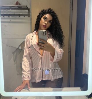 trans girl Yohandra 0498872