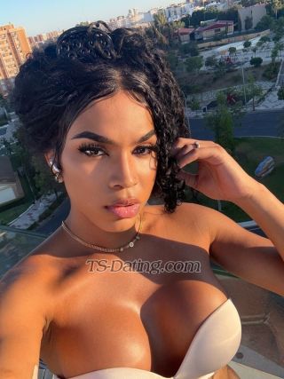trans girl Yohandra 0499995