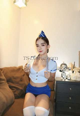 trans girl YummyKhia 0988531