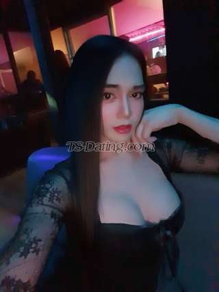trans girl Yuriecute 5953520