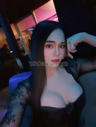 trans girl Yuriecute 5995584
